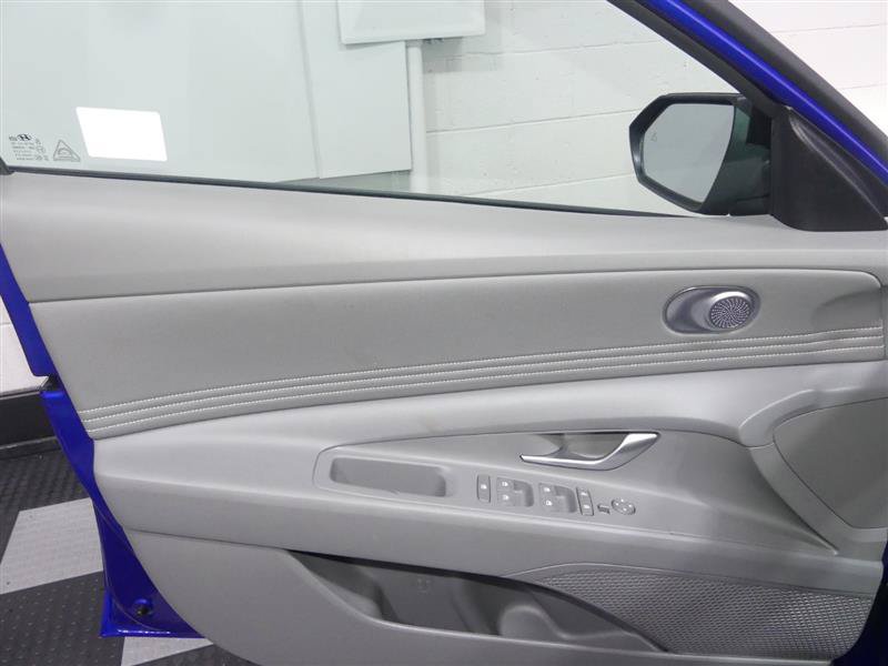Used 2025 Hyundai Elantra Sport FWD image 18