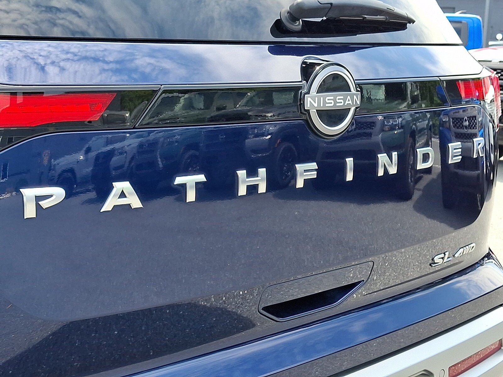 Certified 2023 Nissan Pathfinder SL AWD/4WD image 32