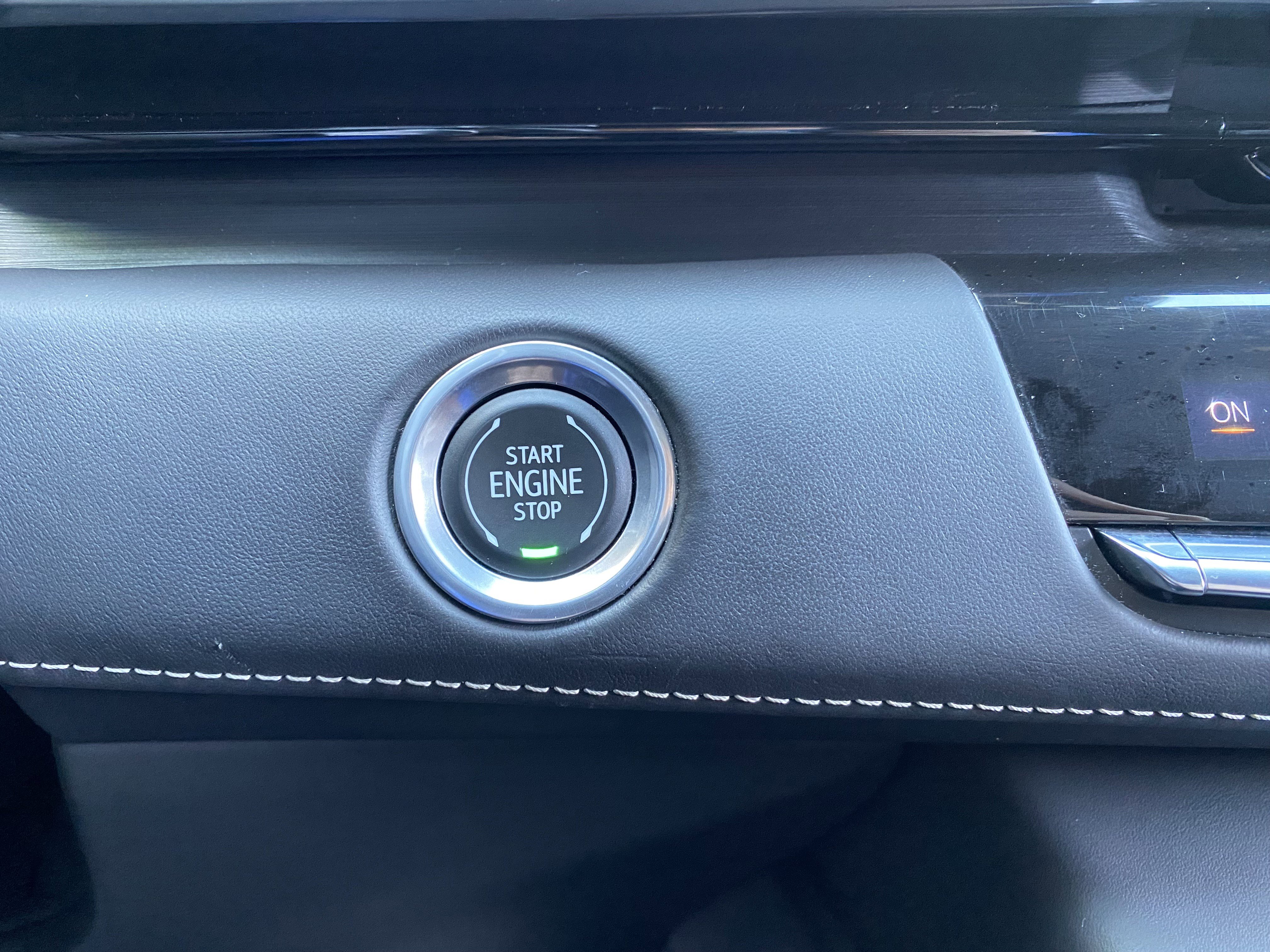 Used 2023 Cadillac Escalade ESV V image 29