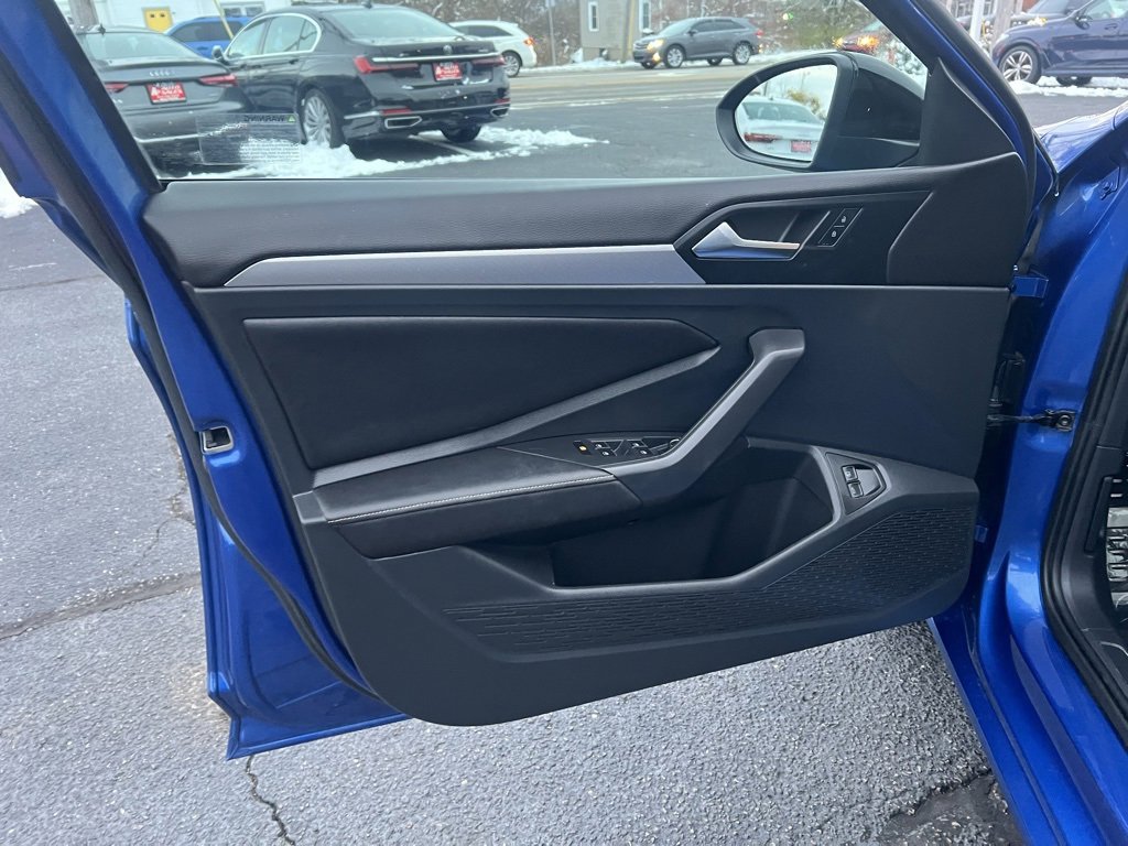 Used 2023 Volkswagen Jetta Sport image 11