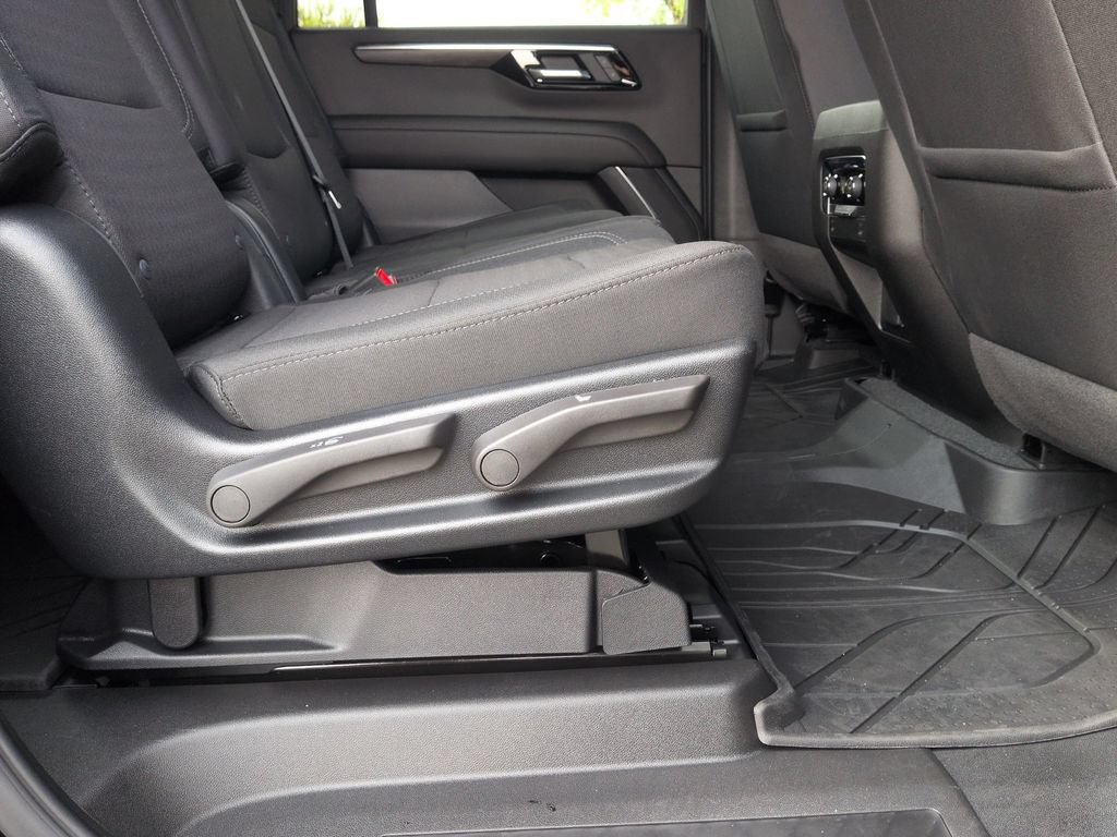 New 2026 Chevrolet Suburban LS AWD/4WD image 24