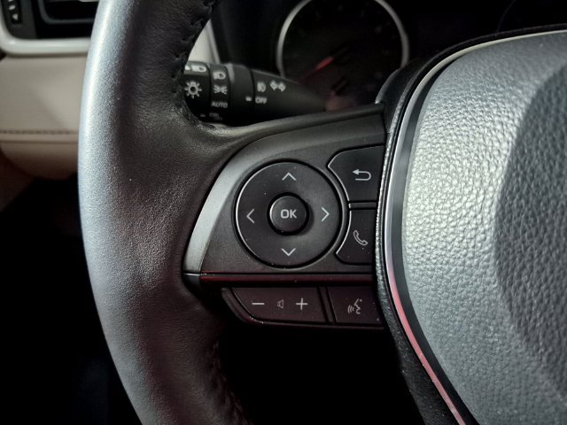 Certified 2021 Toyota RAV4 XLE Premium AWD/4WD image 19