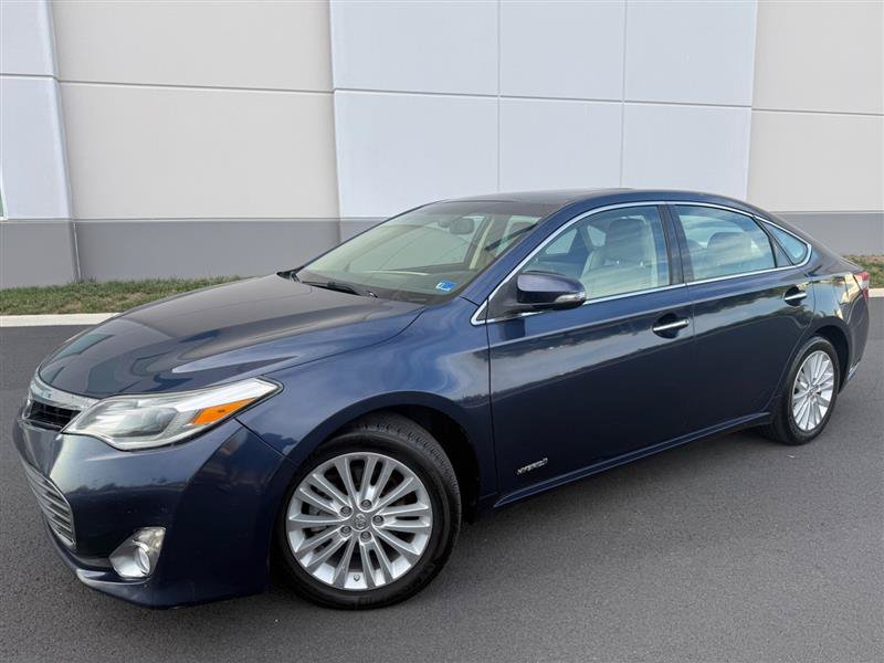 Used 2014 Toyota Avalon Limited w/ Technology Package FWD image 2