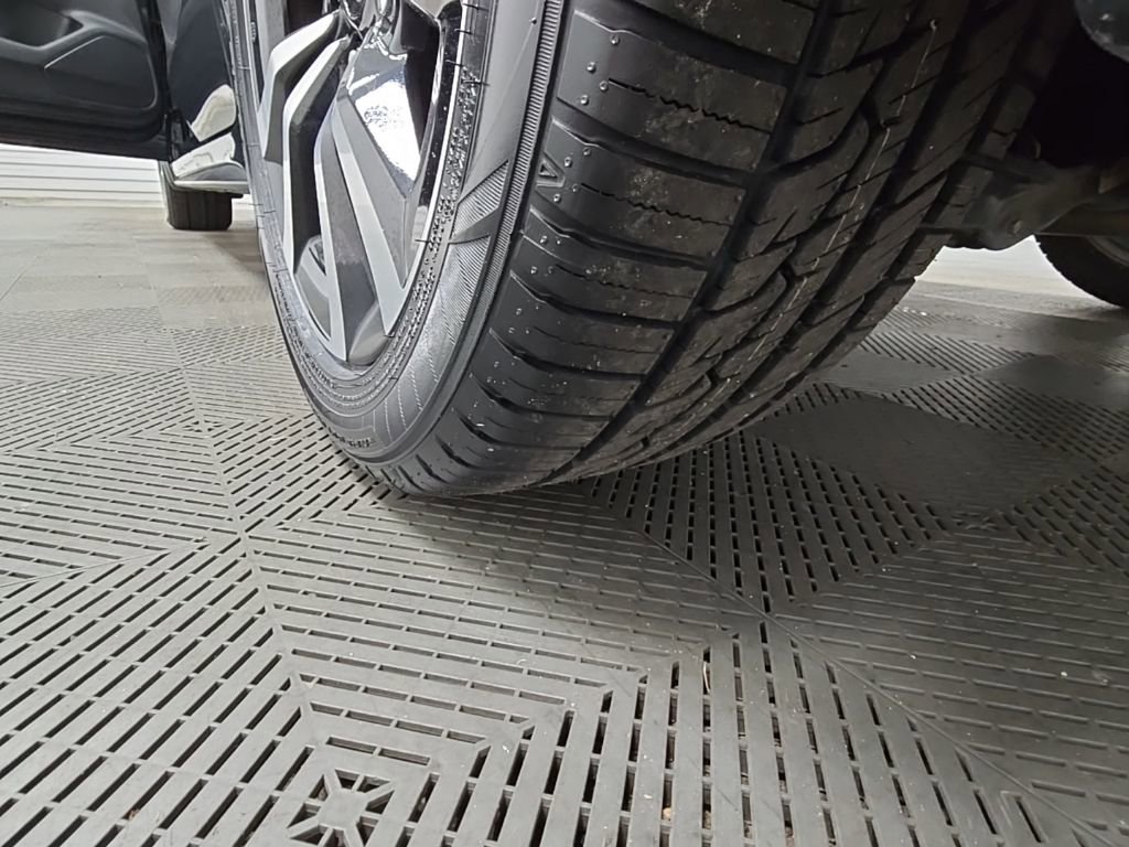 Used 2024 Honda Civic EX-L image 39