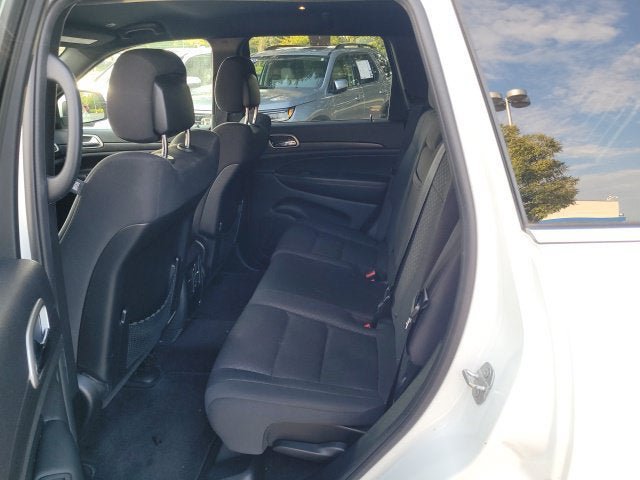 Used 2018 Jeep Grand Cherokee Laredo AWD/4WD image 34