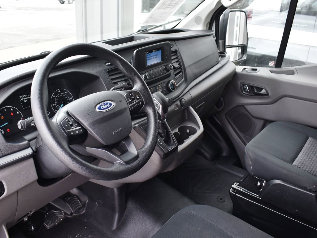 Used 2024 Ford Transit 250 Low Roof w/ Exterior Upgrade Package RWD image 4