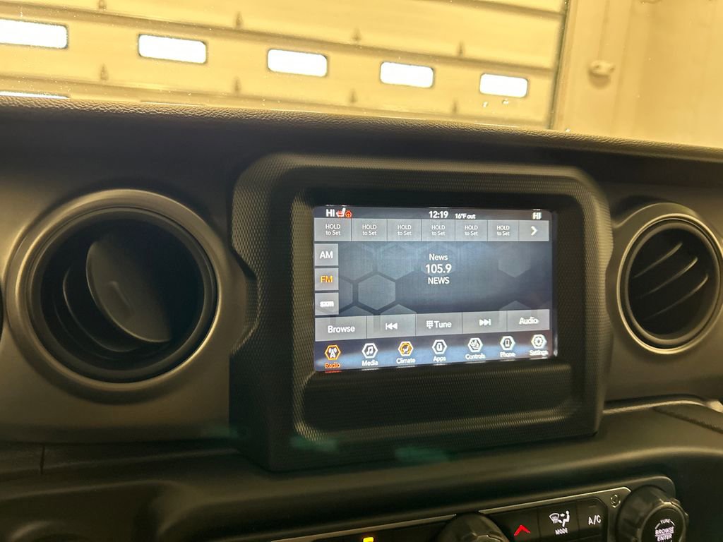 Used 2022 Jeep Gladiator Sport image 20