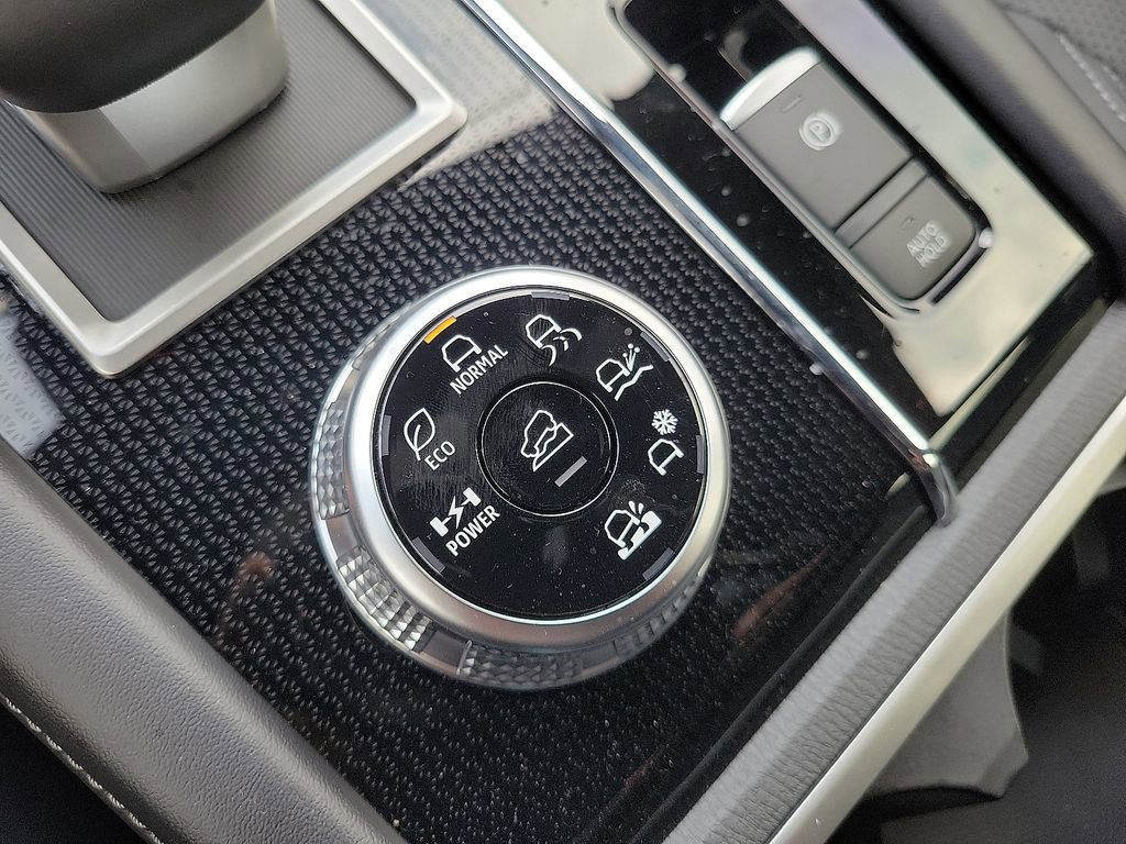 New 2025 Mitsubishi Outlander SEL Black Edition image 18