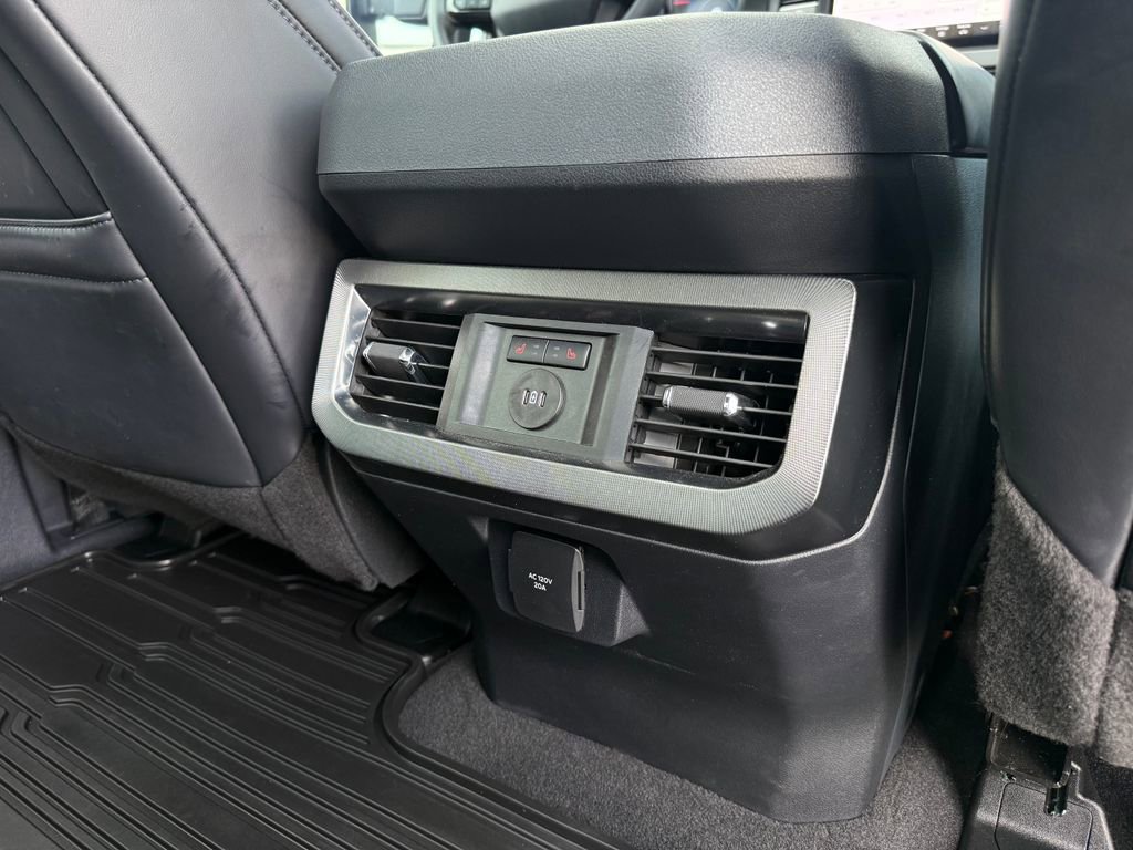 Used 2025 Ford F350 Platinum image 32