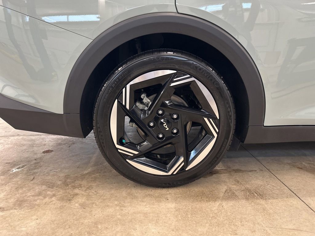 Certified 2025 Kia K4 EX FWD image 33