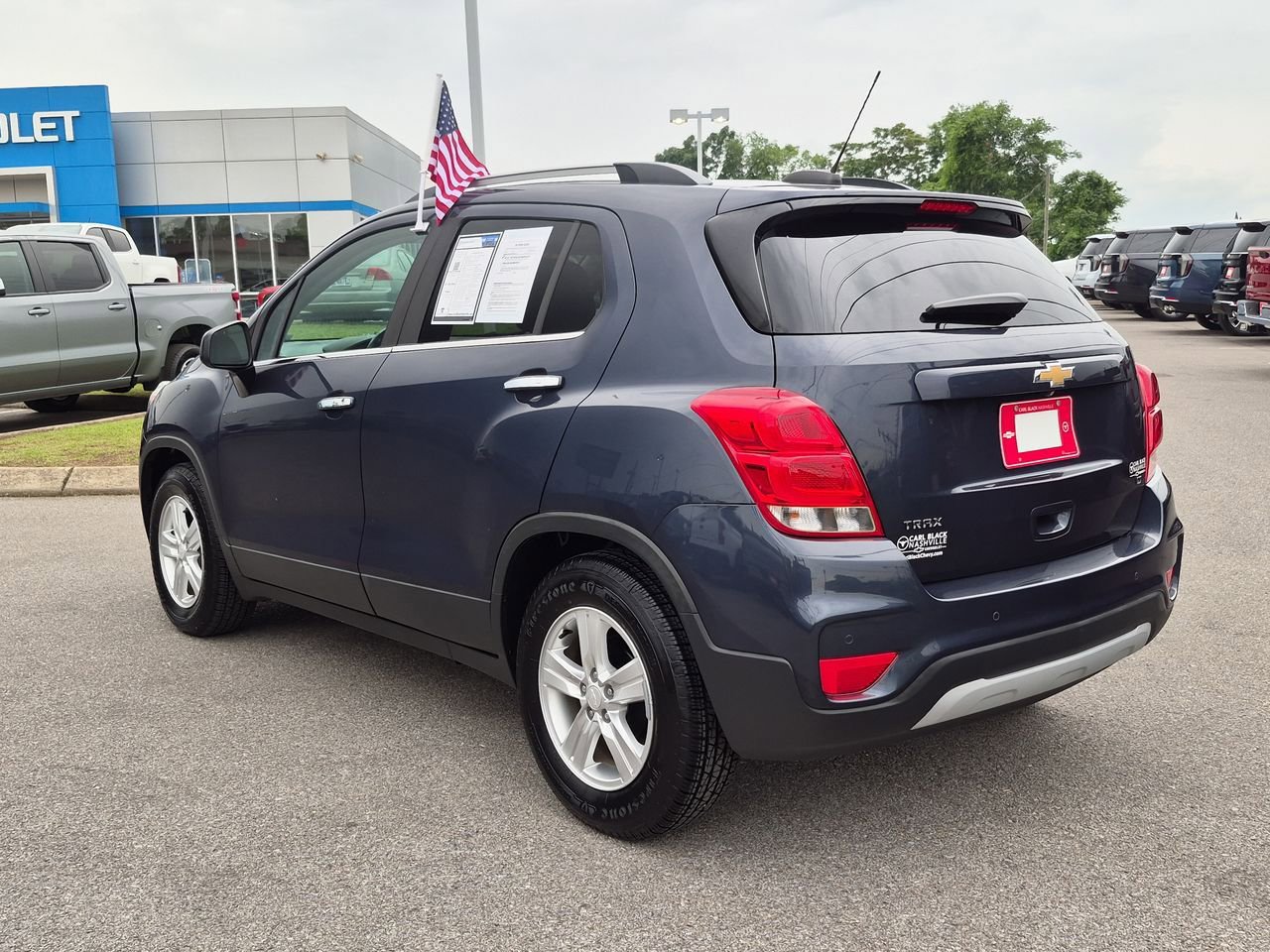 Used 2018 Chevrolet Trax LT w/ Sun & Sound Package FWD image 6
