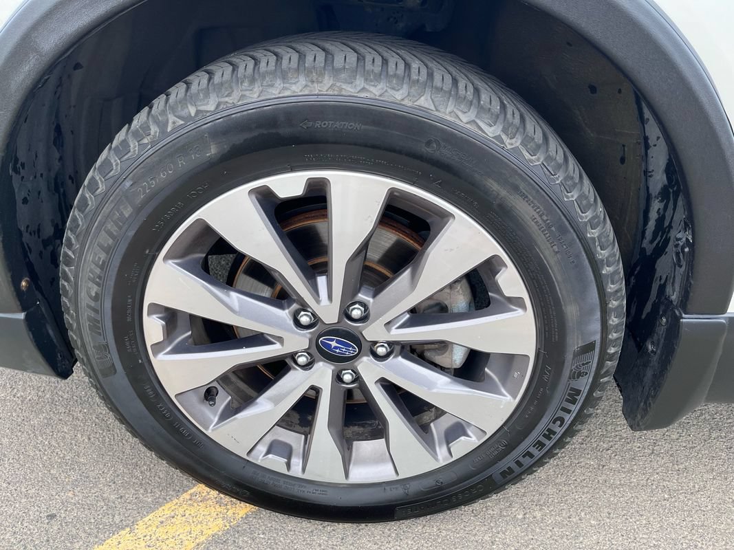 Used 2018 Subaru Outback 3.6R Touring w/ Popular Package #3 AWD/4WD image 9