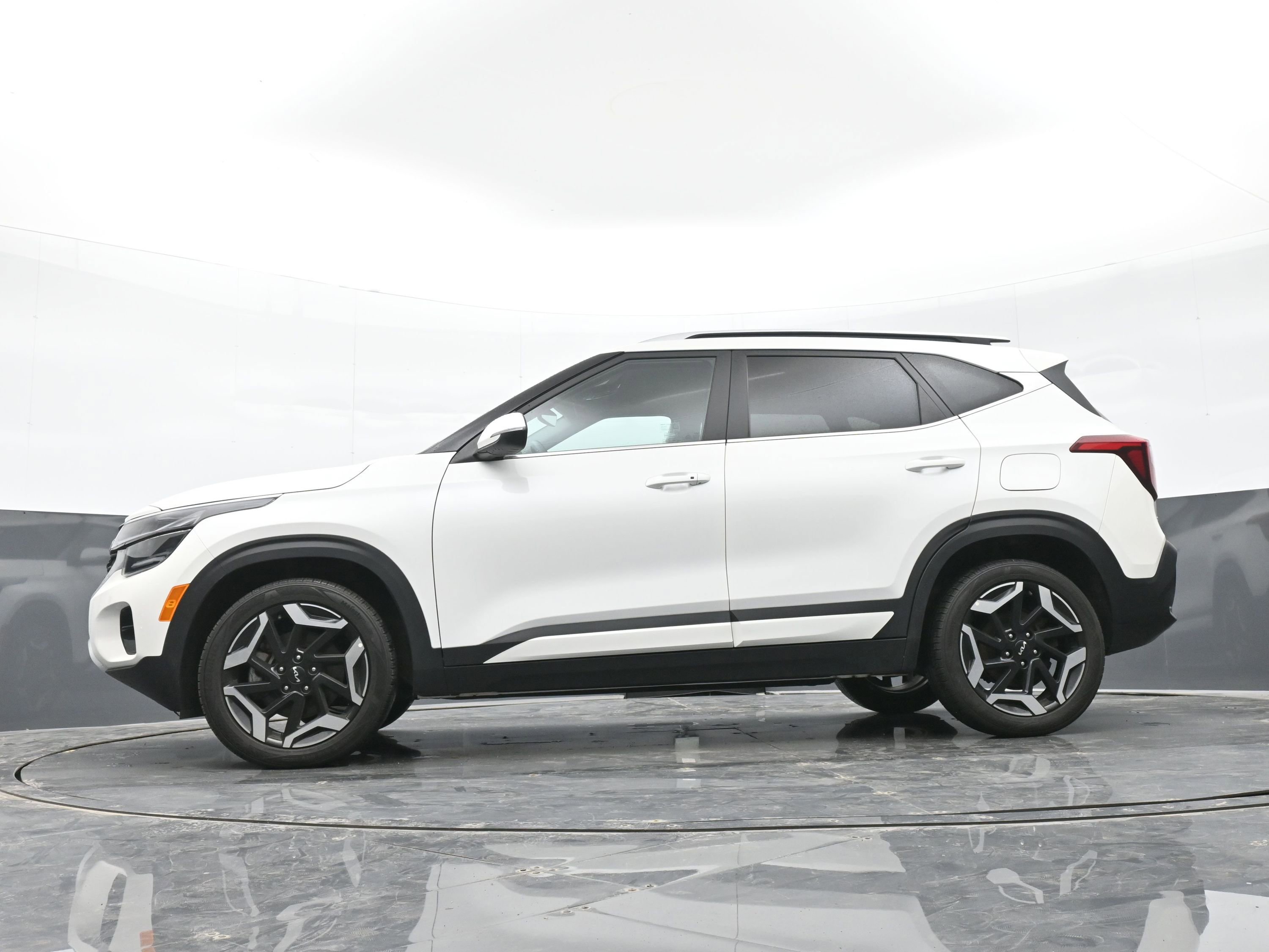 Used 2024 Kia Seltos SX image 44