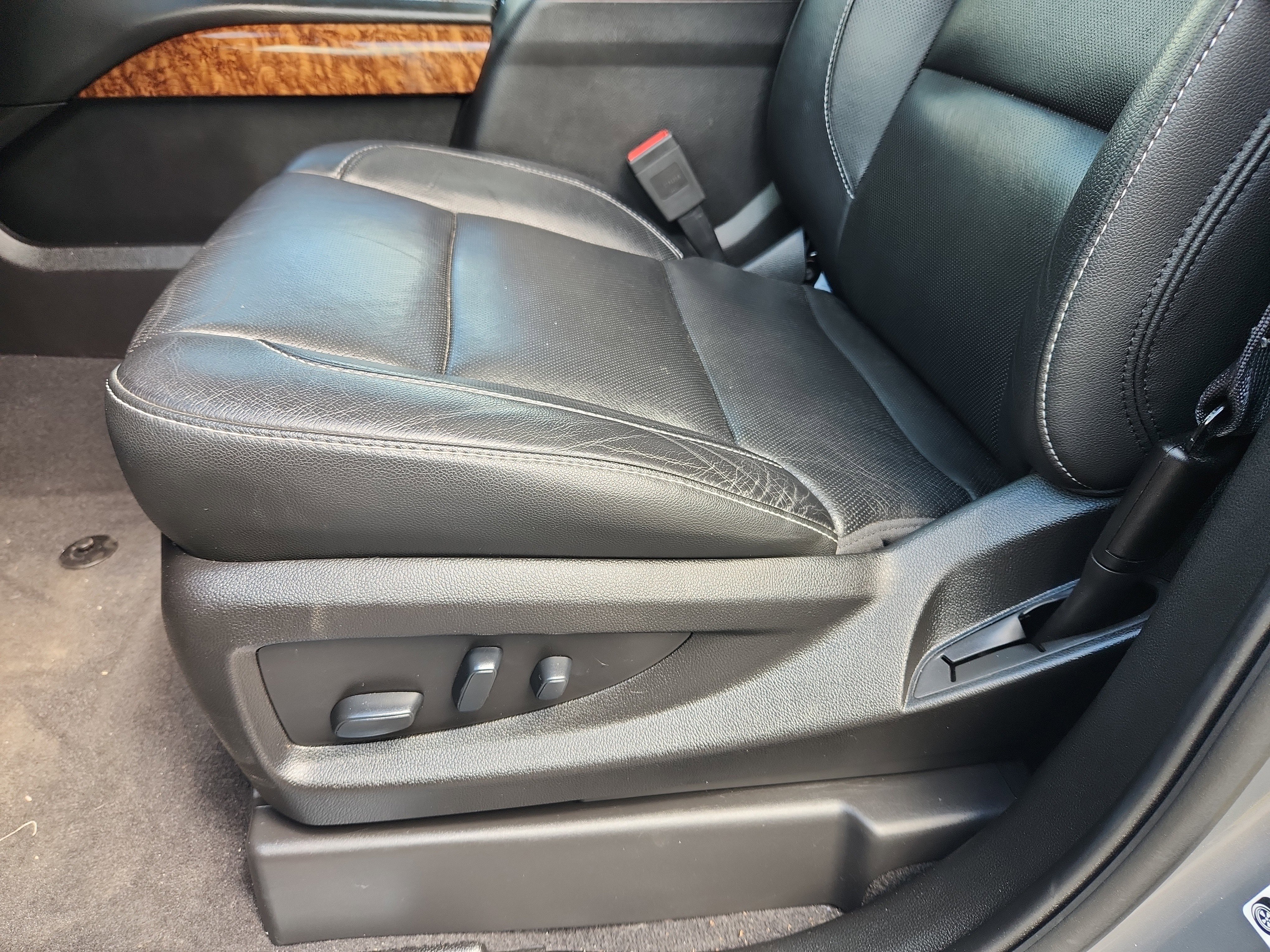 Used 2019 Chevrolet Tahoe Premier AWD/4WD image 25