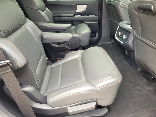 Used 2025 Ford Expedition Active RWD image 13
