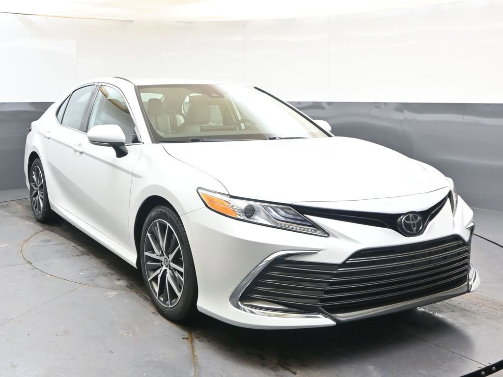 Used 2023 Toyota Camry XLE w/ Cold Weather Package image 8