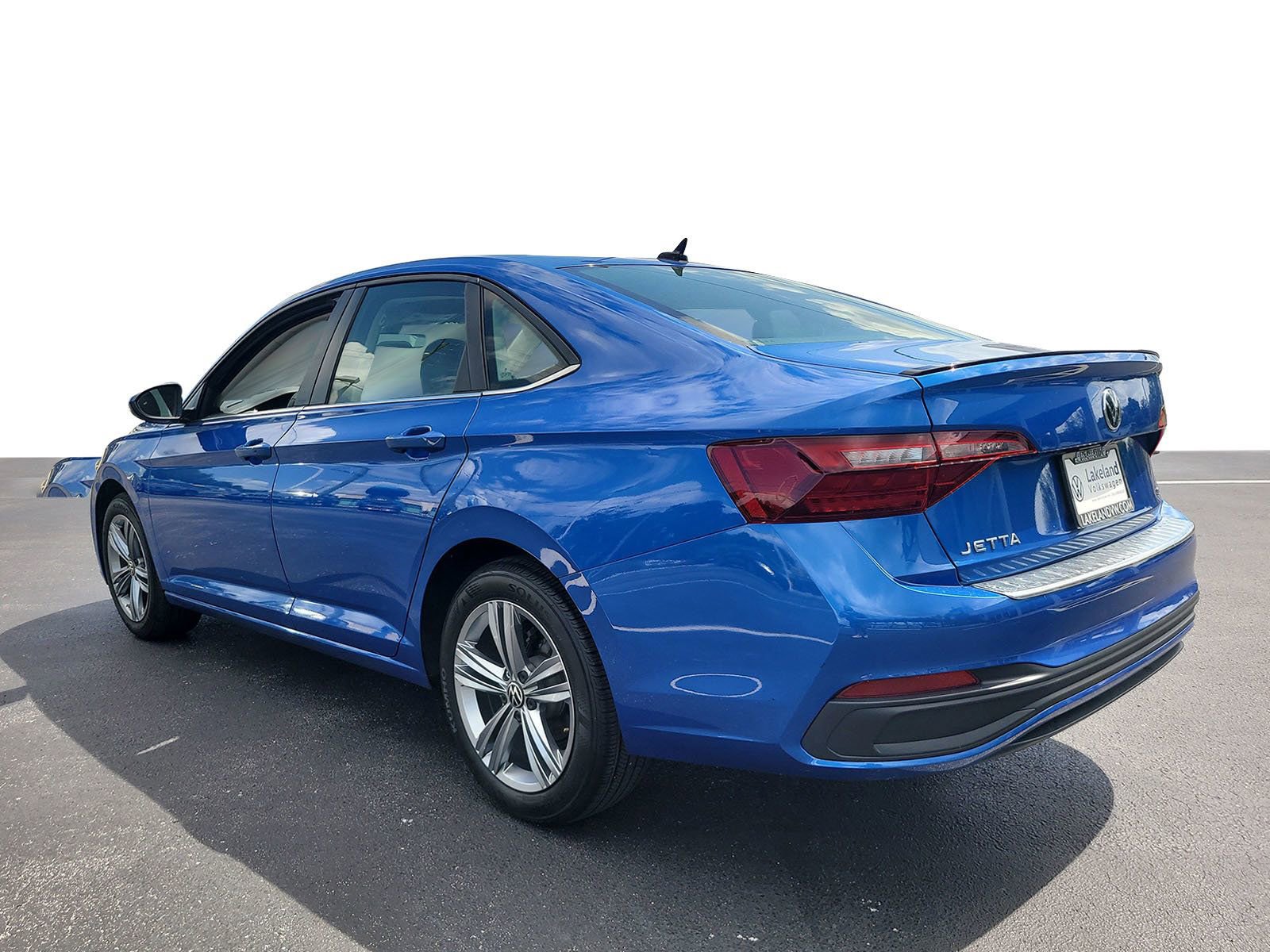 Used 2024 Volkswagen Jetta SE image 4