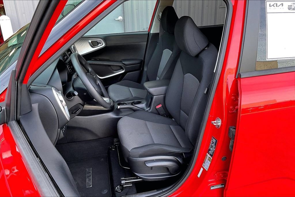 Used 2024 Kia Soul LX w/ Option Group 015 FWD image 24