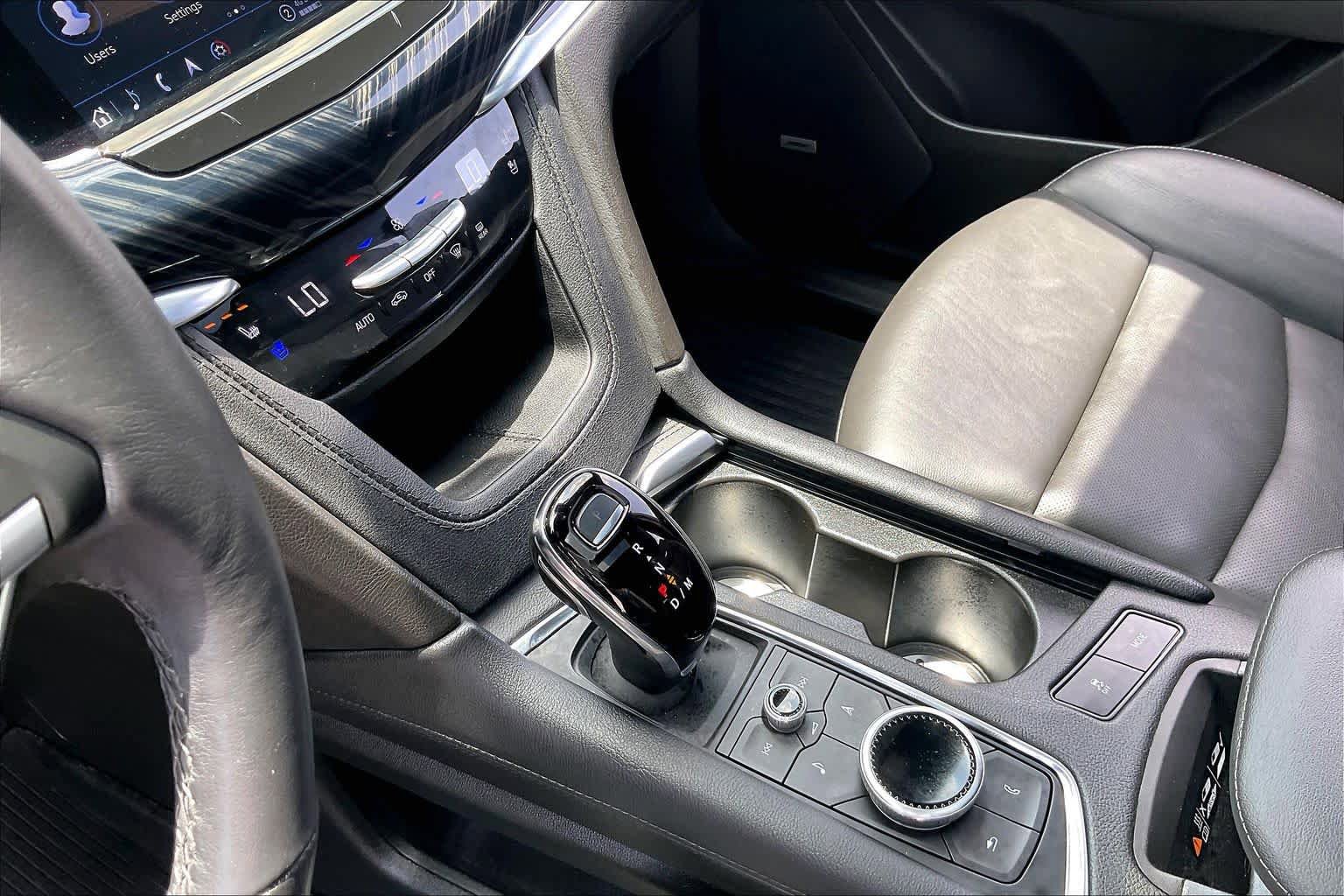 Used 2024 Cadillac XT6 Premium Luxury w/ LPO, Floor Liner Package FWD image 17