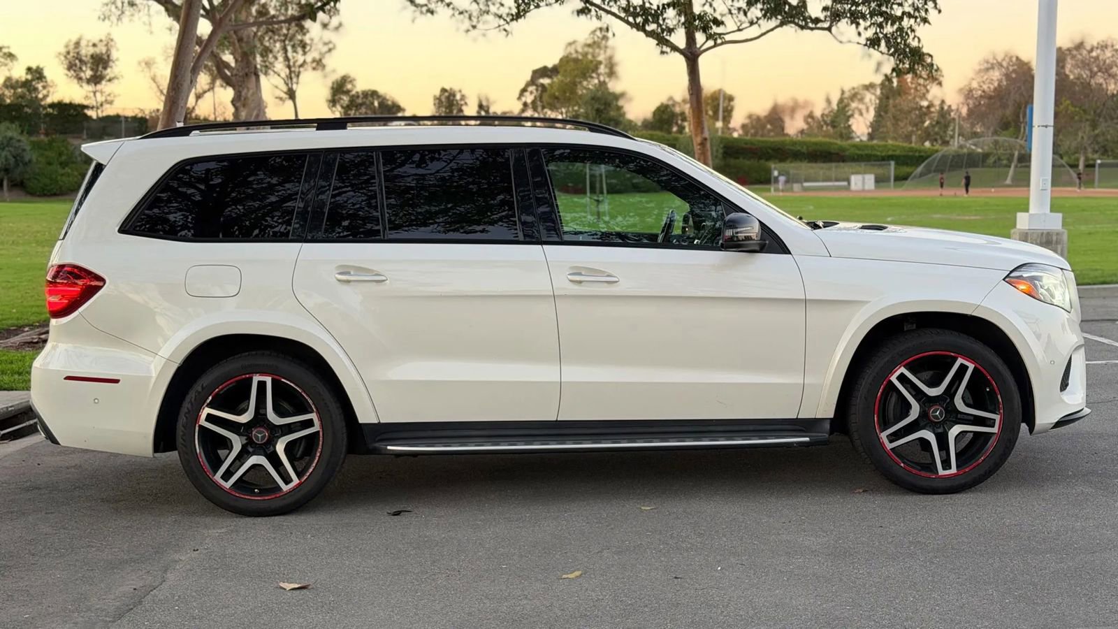 Used 2017 Mercedes-Benz GLS 550 4MATIC image 6