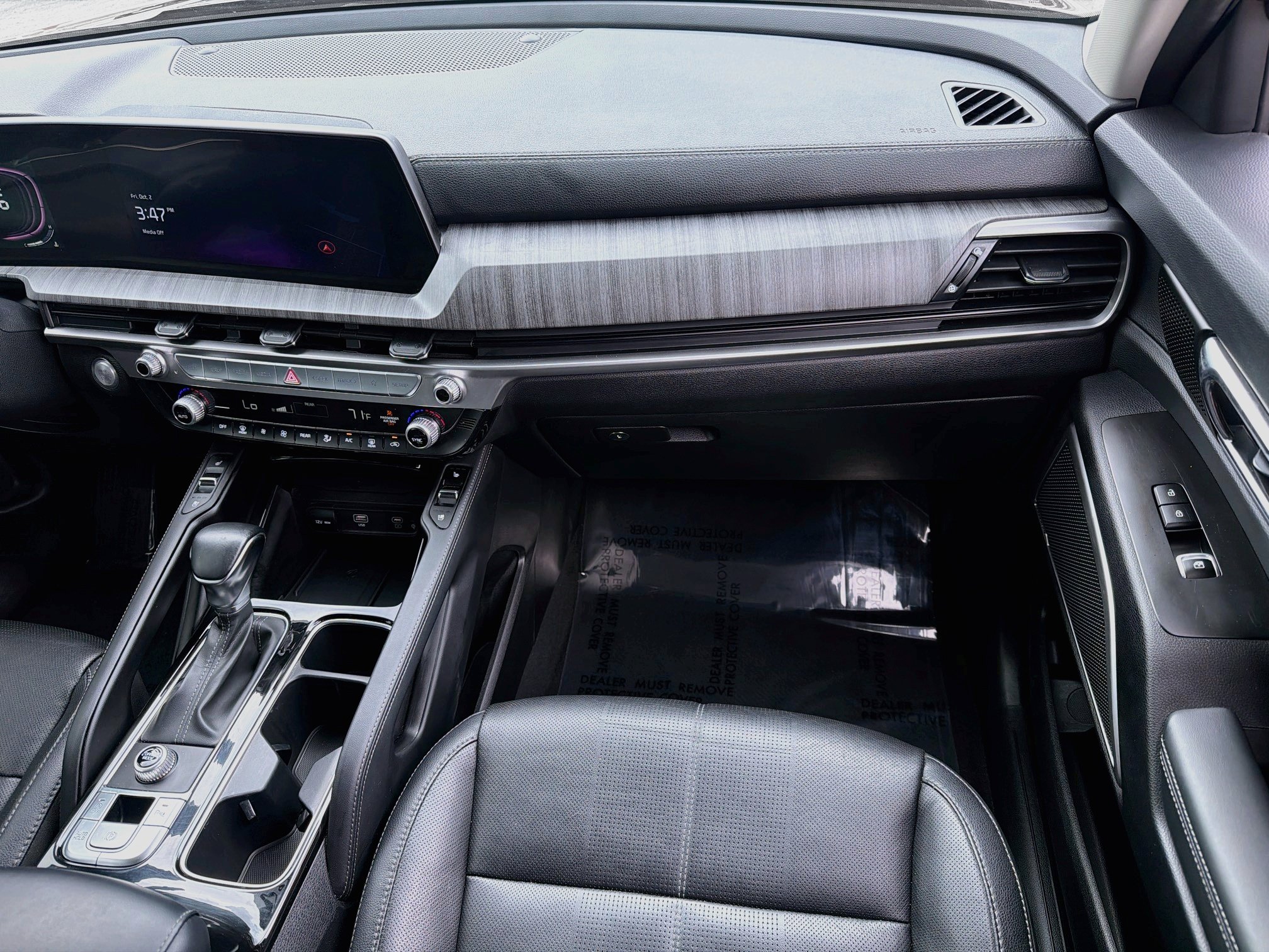 Used 2024 Kia Telluride EX w/ EX Captain's Chair Package FWD image 19
