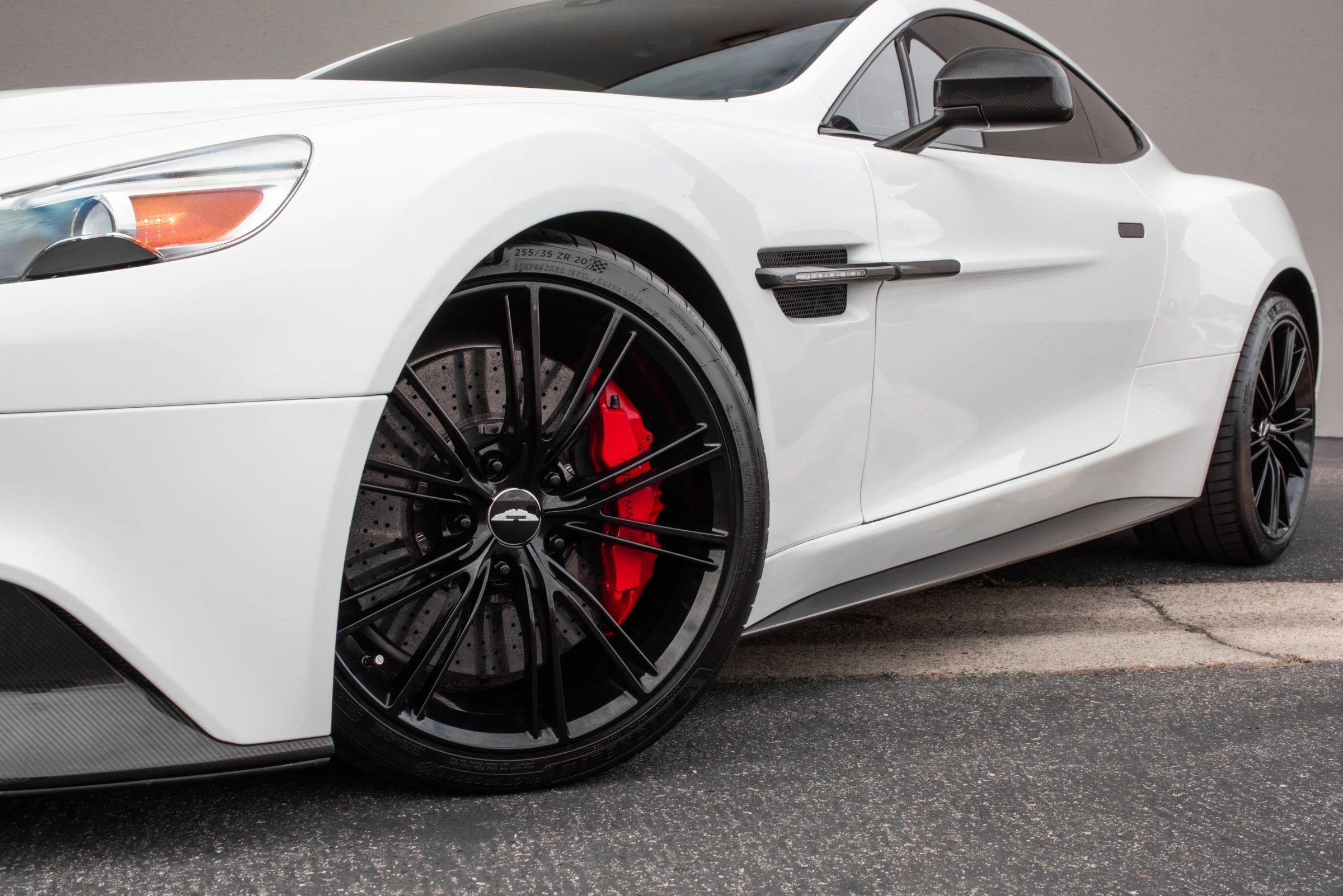 Used 2014 Aston Martin Vanquish Coupe RWD image 29