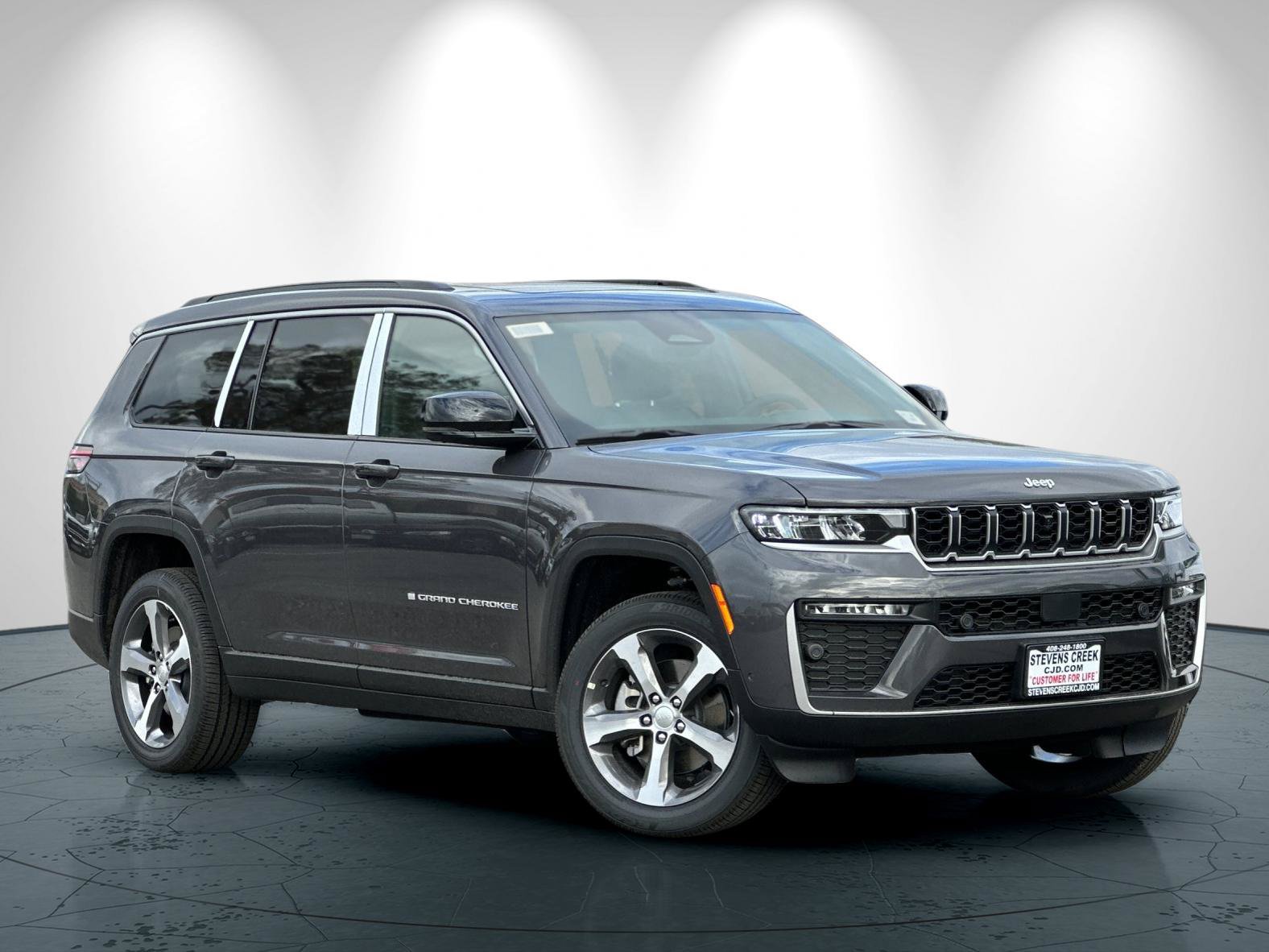 New 2026 Jeep Grand Cherokee L Limited w/ Luxury Tech Group II AWD/4WD image 2