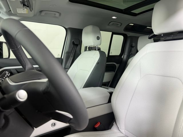 Used 2026 Land Rover Defender 110 S AWD/4WD image 5