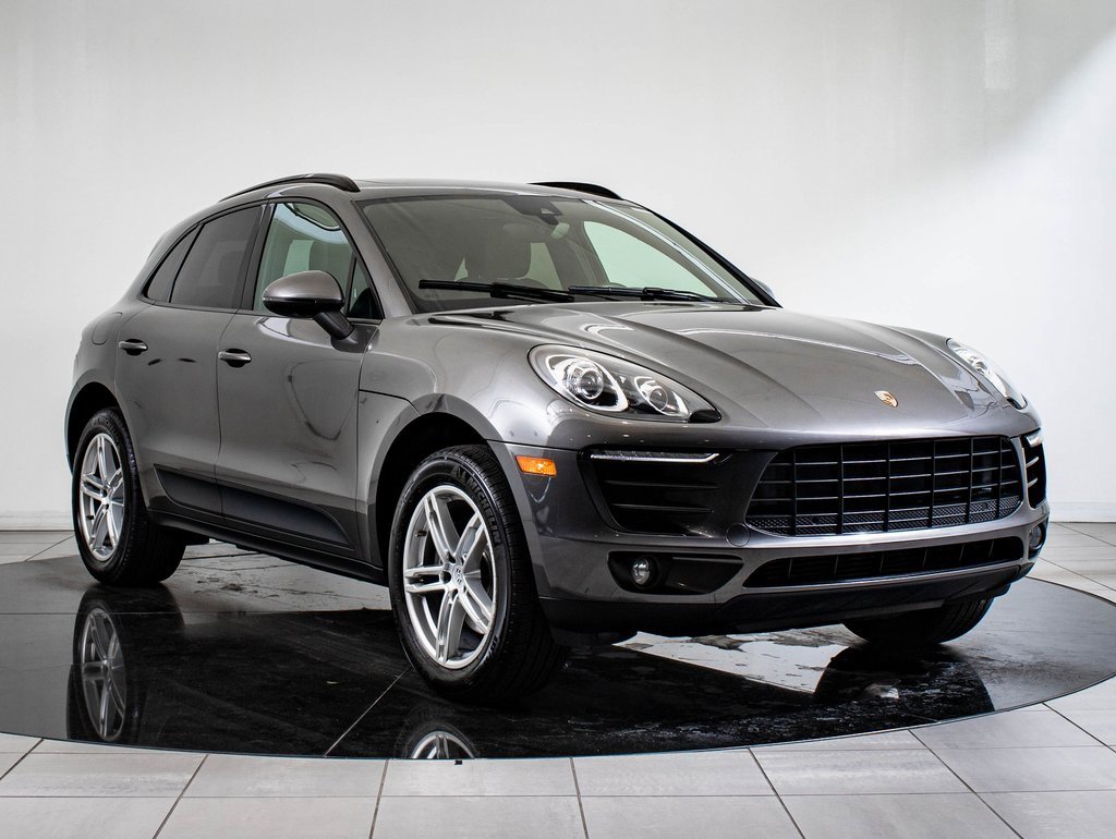 Certified 2018 Porsche Macan image 10
