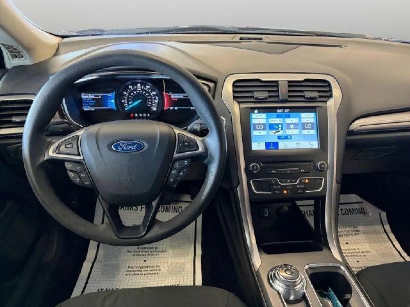 Used 2017 Ford Fusion SE w/ Fusion SE Technology Package image 21