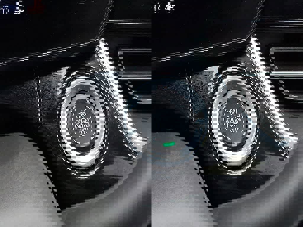 Used 2024 Chevrolet Trax RS w/ Sunroof Package image 22