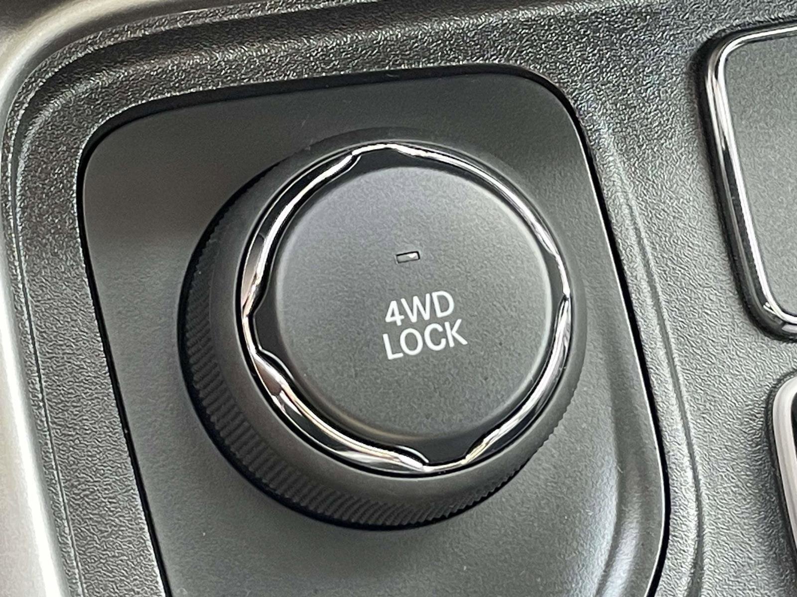 Used 2020 Jeep Compass Latitude w/ Cold Weather Group image 13