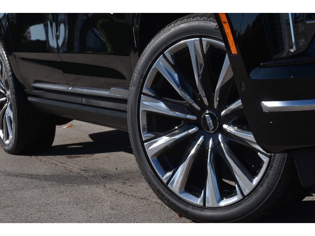 New 2026 Cadillac Escalade ESV Luxury image 10