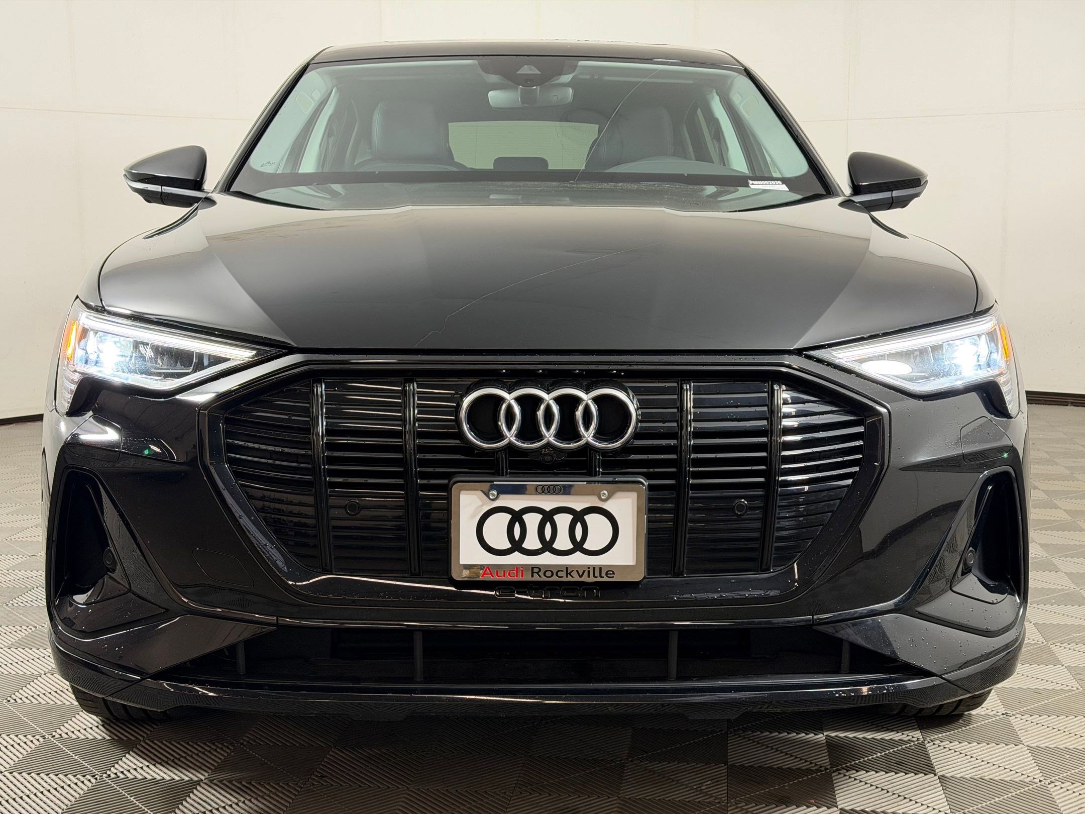 Certified 2021 Audi e-tron Premium Plus w/ Premium Plus Package AWD/4WD image 6