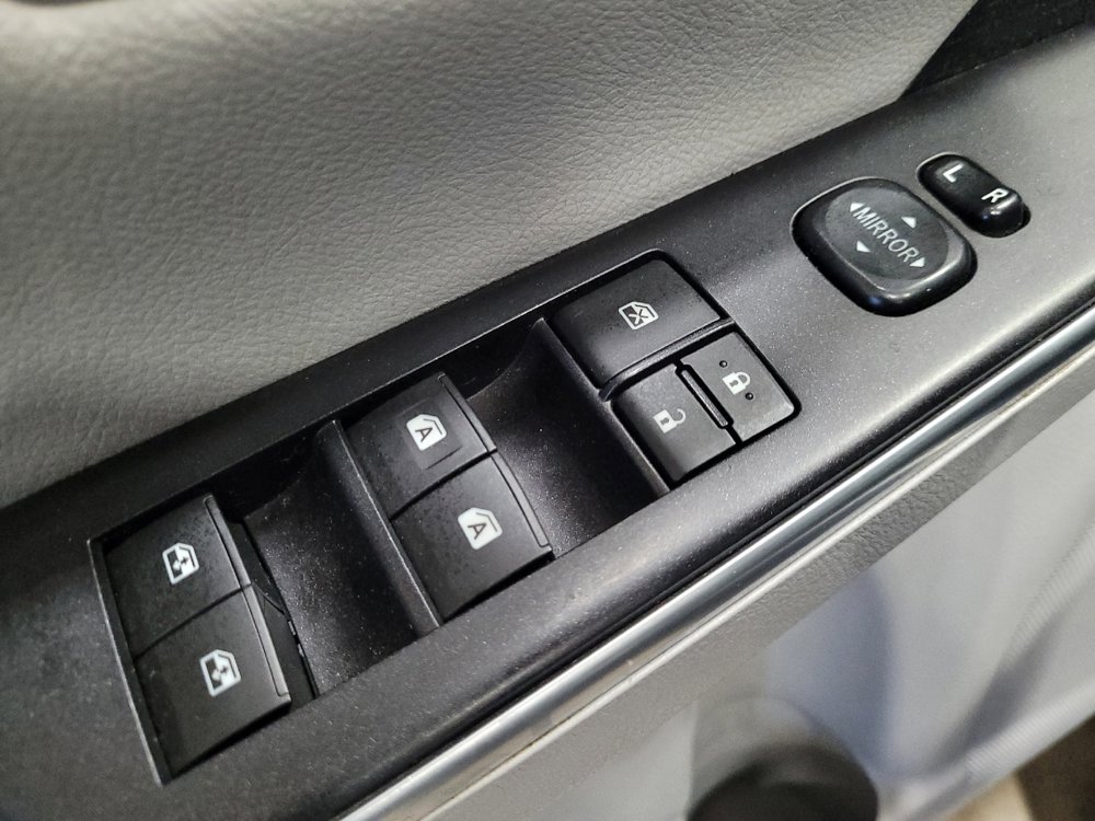 Used 2017 Toyota Camry SE w/ Protection Package (Q2) FWD image 27