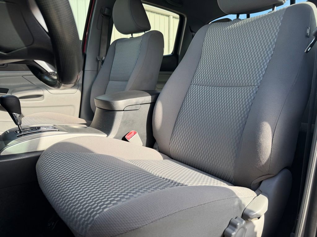 Used 2015 Toyota Tacoma PreRunner w/ SR5 Package RWD image 15