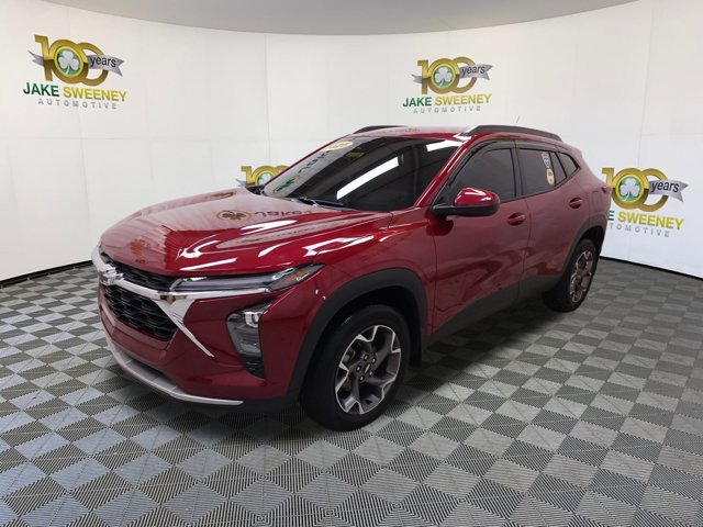 Used 2025 Chevrolet Trax LT w/ Driver Confidence Package image 4