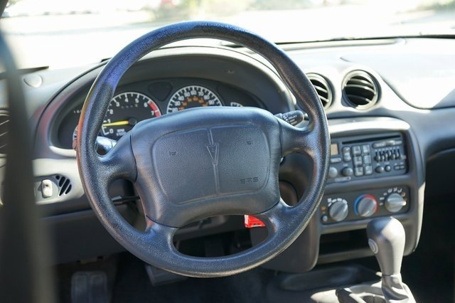 Used 1998 Pontiac Grand Am SE image 13
