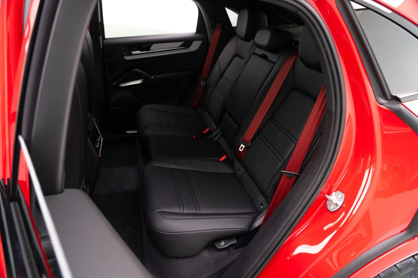 New 2026 Porsche Cayenne Coupe image 29