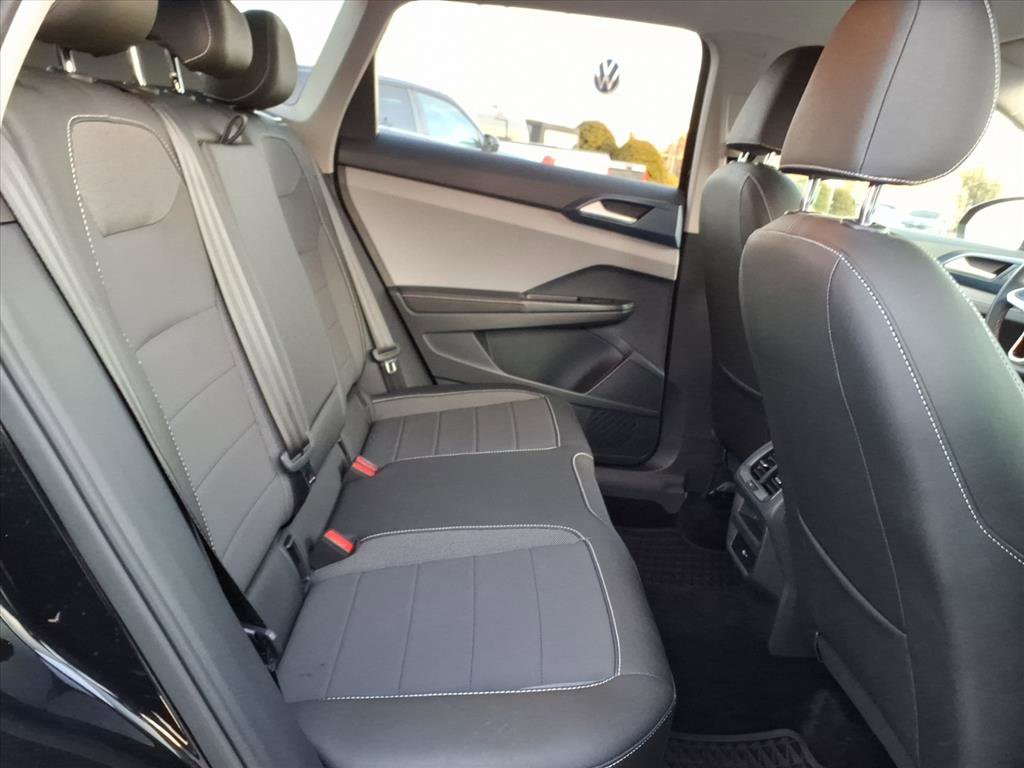 Certified 2024 Volkswagen Taos SE image 7