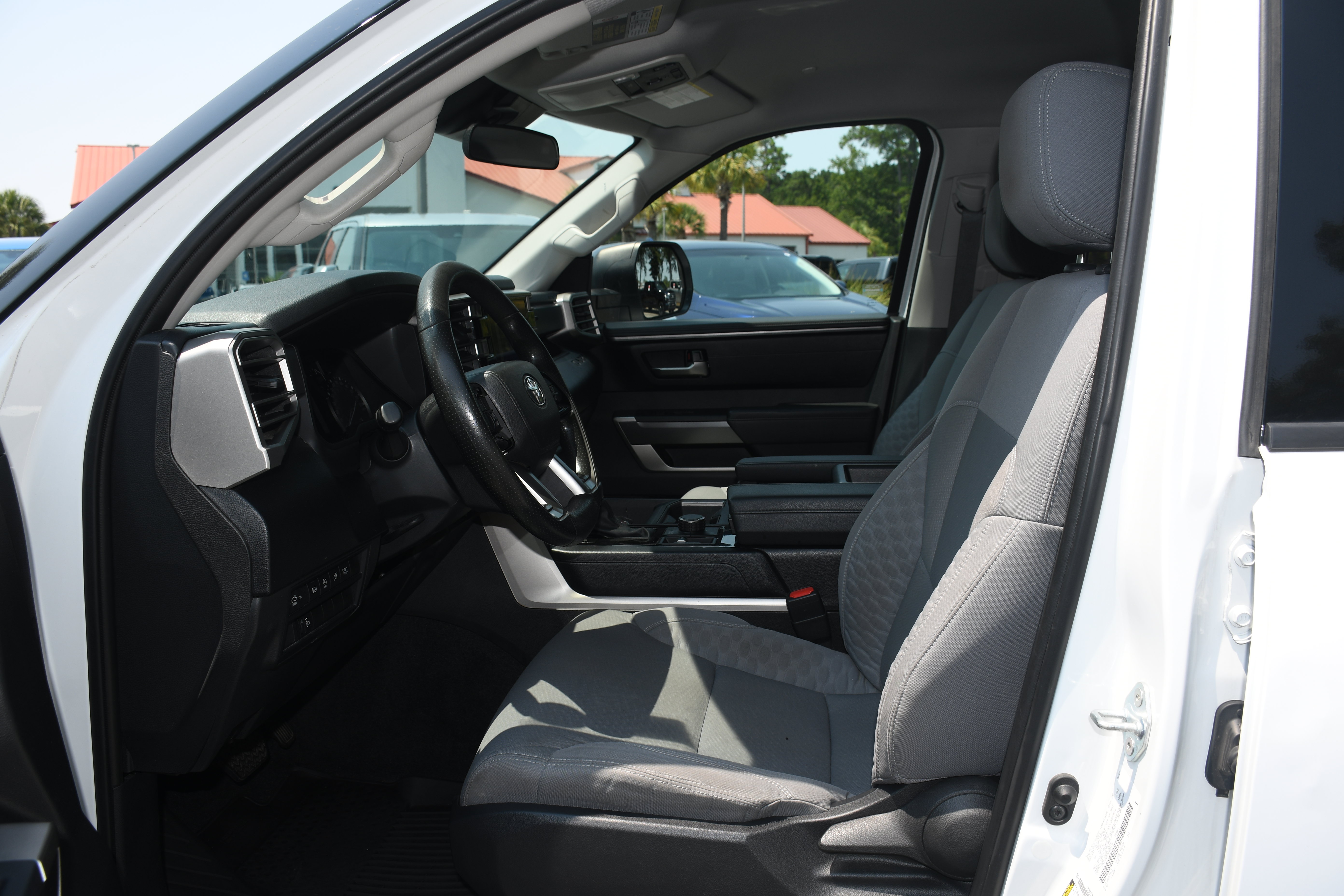 Used 2022 Toyota Tundra SR5 AWD/4WD image 7