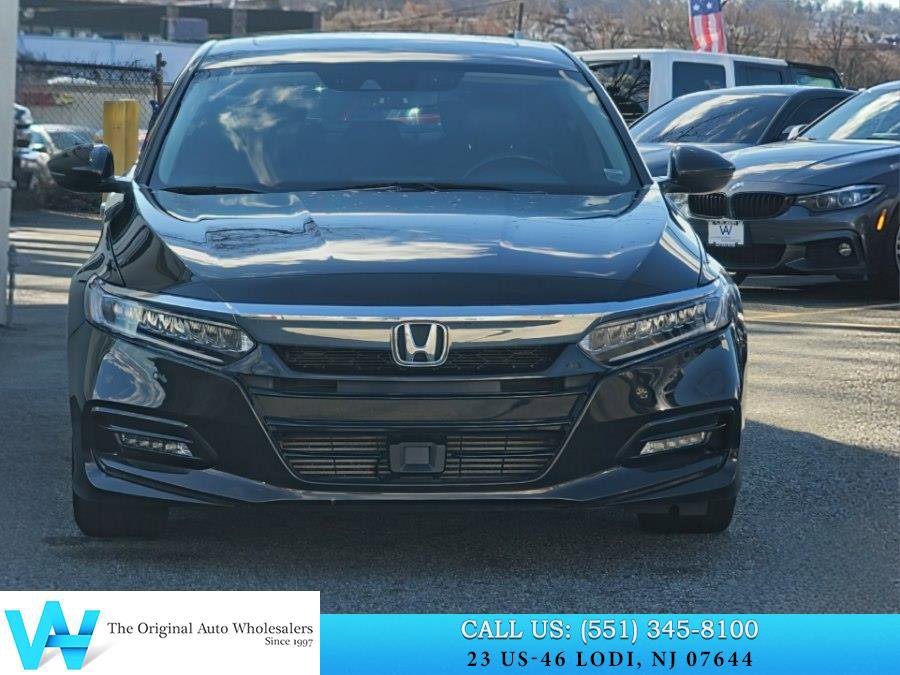 Used 2018 Honda Accord Touring image 2