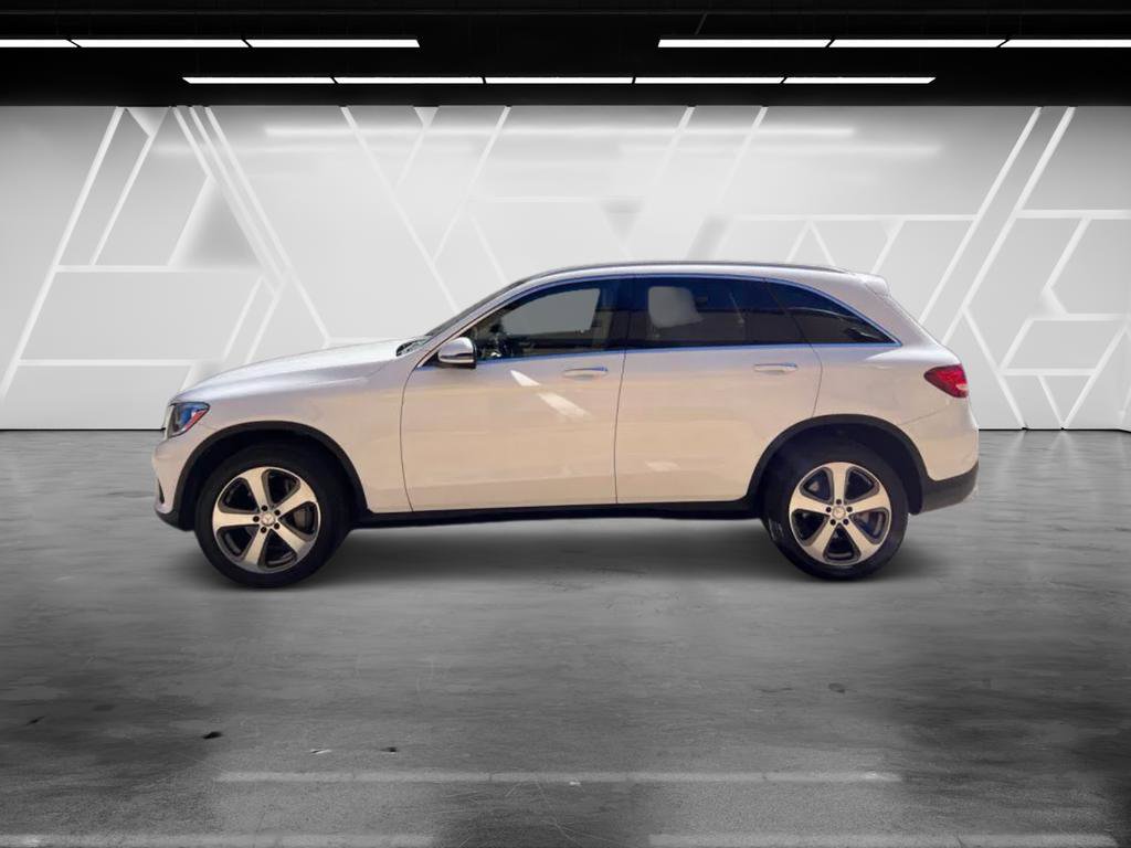 Used 2017 Mercedes-Benz GLC 300 w/ Premium 1 Package image 6
