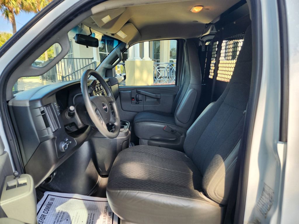 Used 2023 GMC Savana 2500 w/ Driver Convenience Package image 9