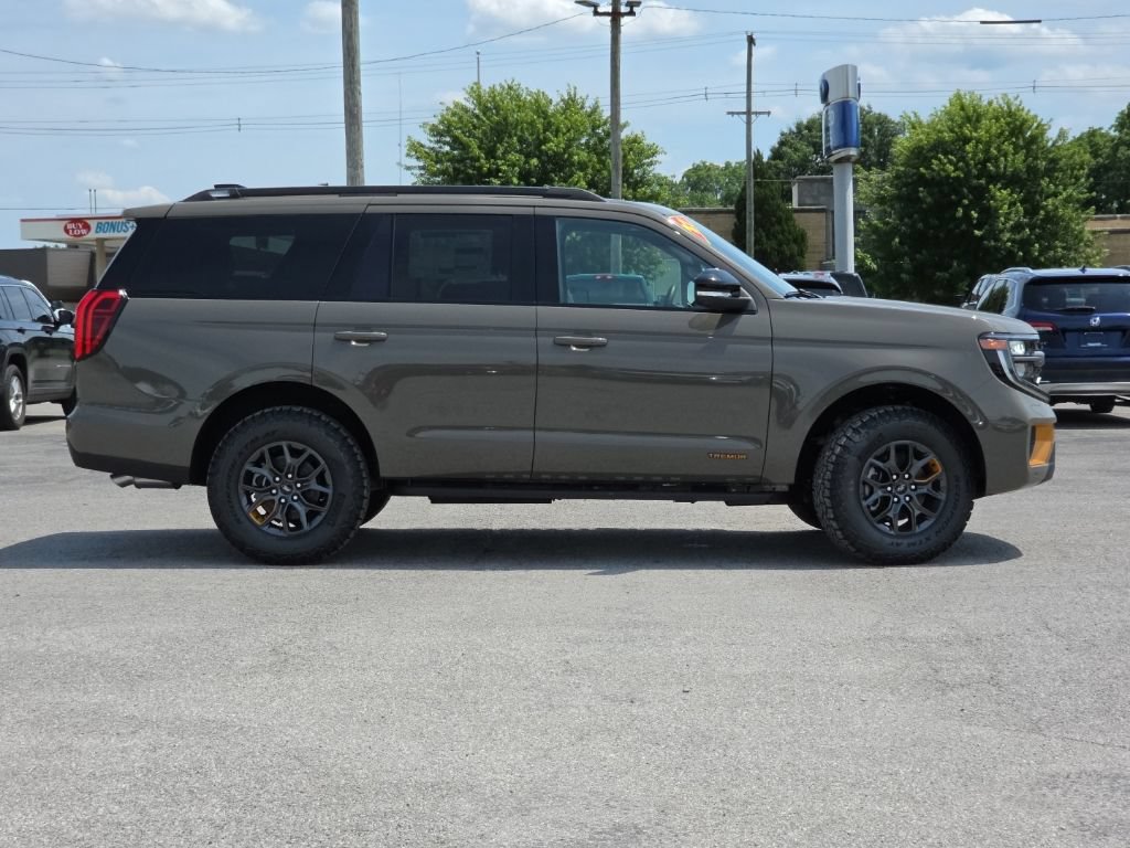 New 2027 Ford Expedition Tremor w/ Driver's Package AWD/4WD image 8