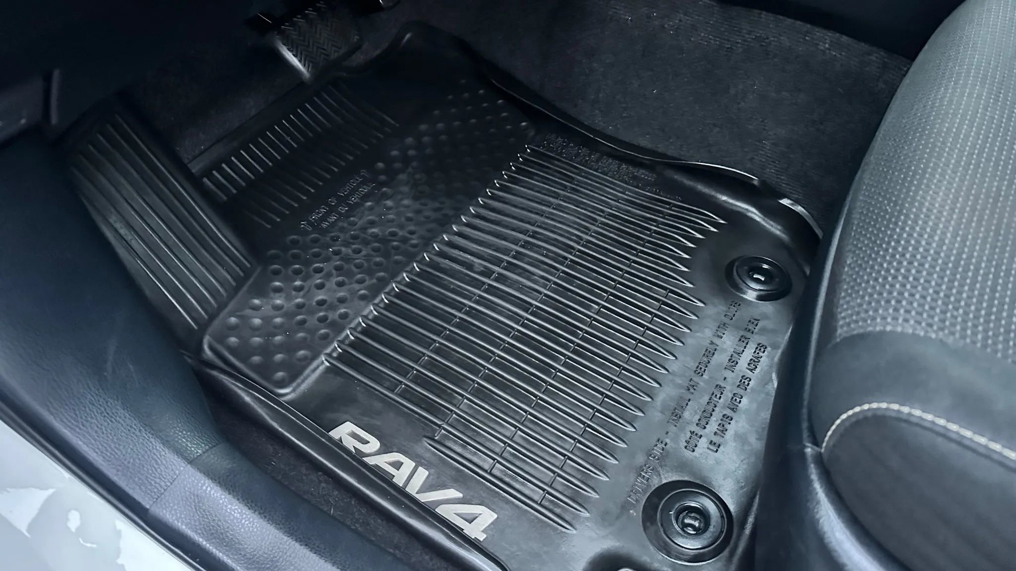 Used 2018 Toyota RAV4 XLE image 16