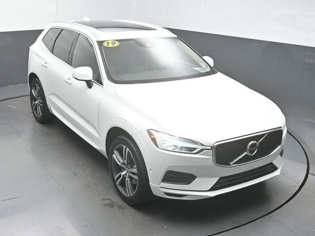 Used 2019 Volvo XC60 T5 Momentum w/ Premium Package image 42