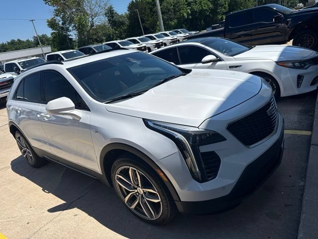 Used 2019 Cadillac XT4 Sport AWD/4WD image 2