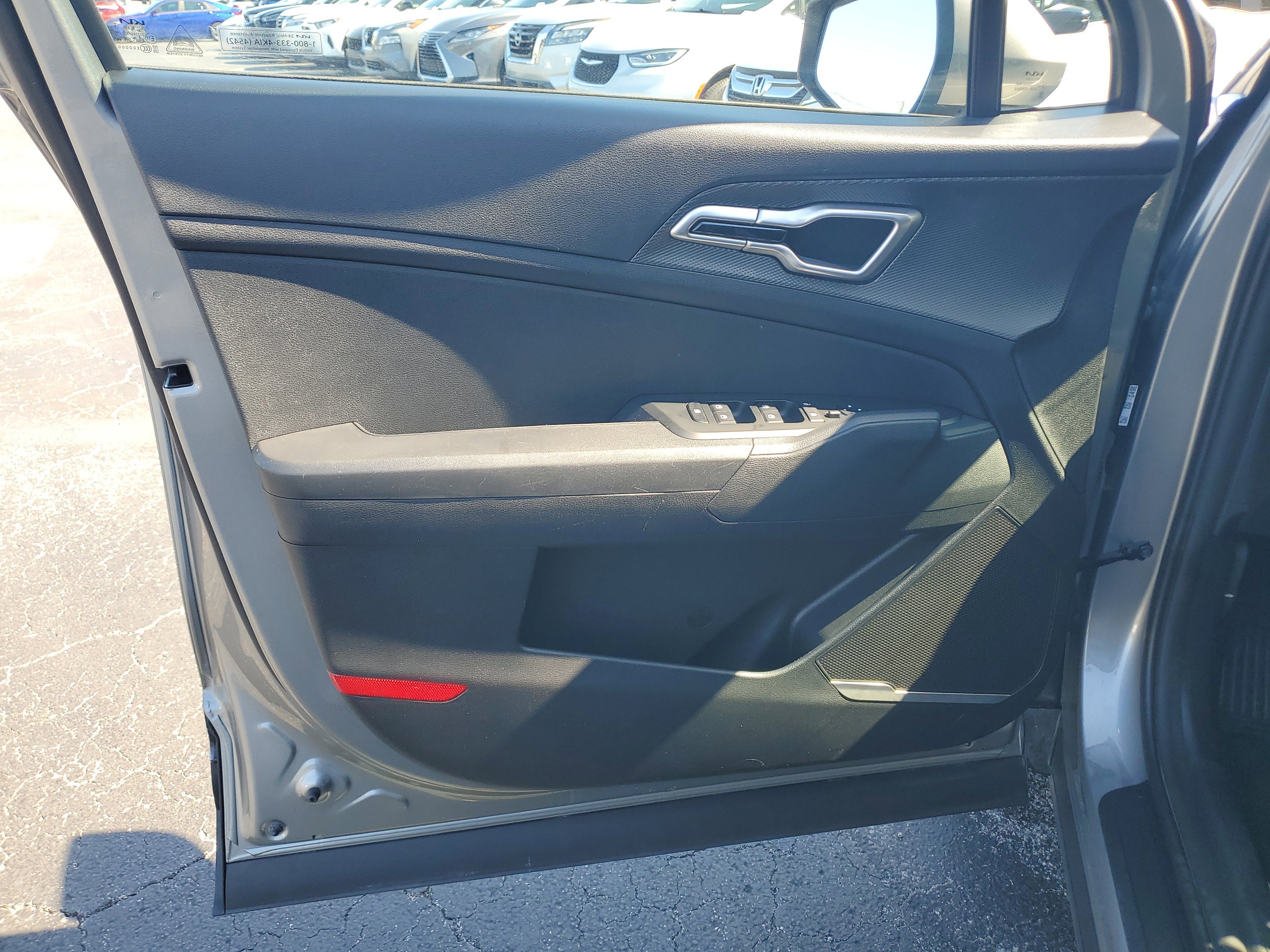 Used 2024 Kia Sportage LX image 16