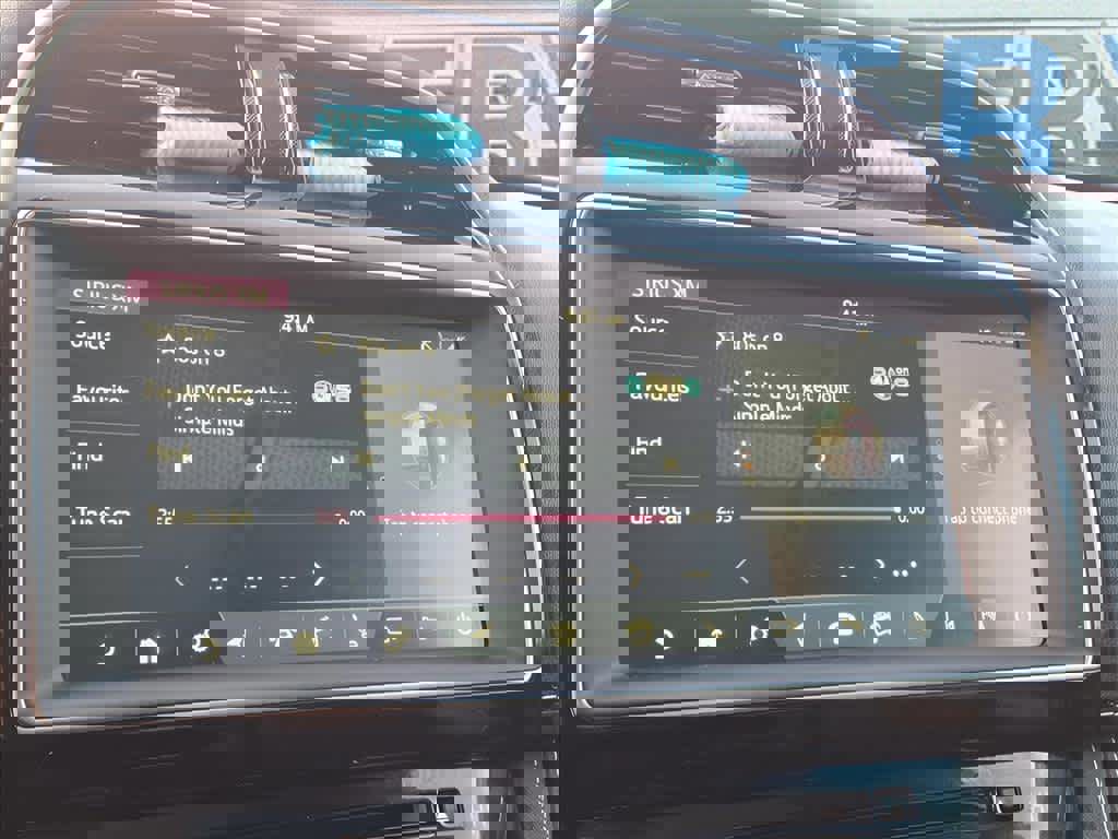 Used 2020 Jaguar F-PACE Checkered Flag image 18